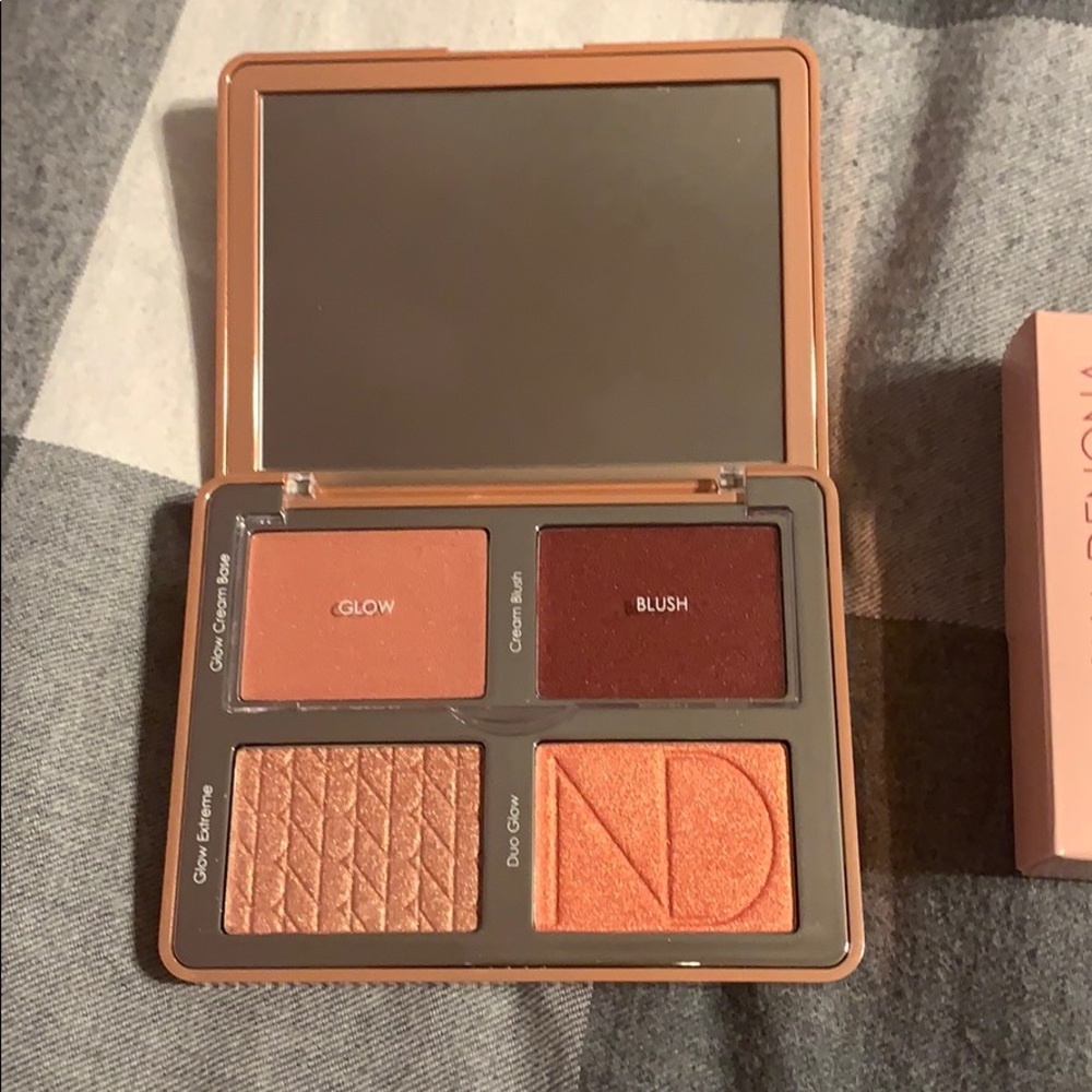 Natasha Denona Bloom Blush and Glow Palette